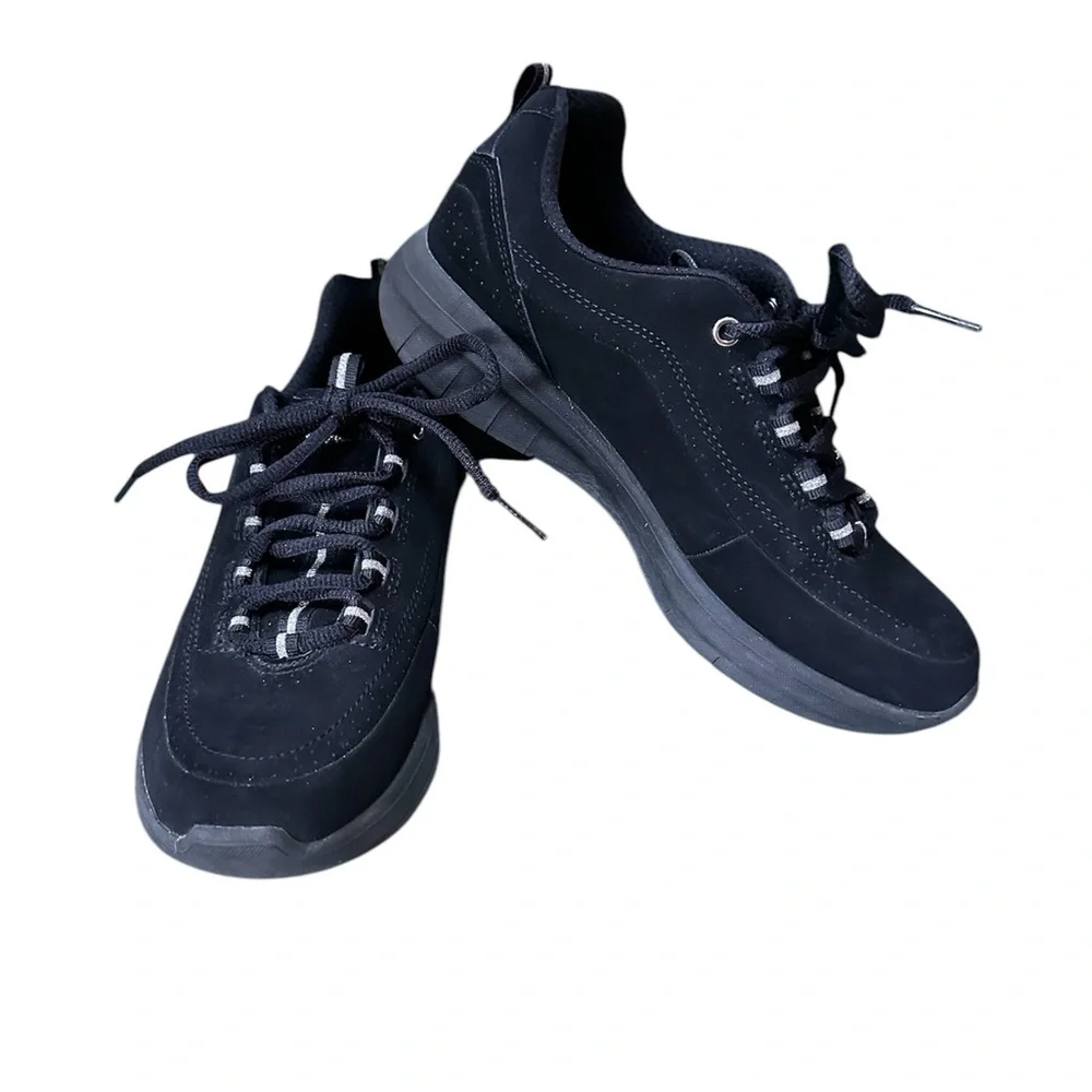 Skechers Ultra Memory Foam Dual Lite Size 7.5 EUC